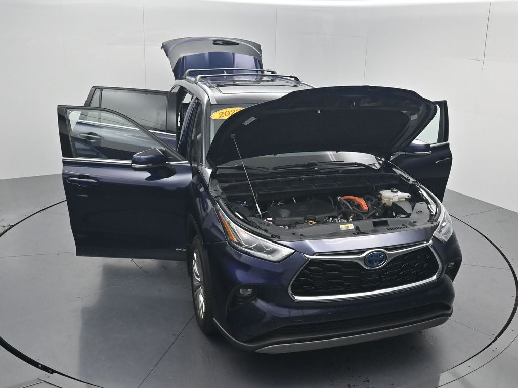 2022 Toyota Highlander Hybrid Platinum