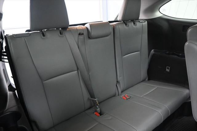 2022 Toyota Highlander Hybrid Platinum