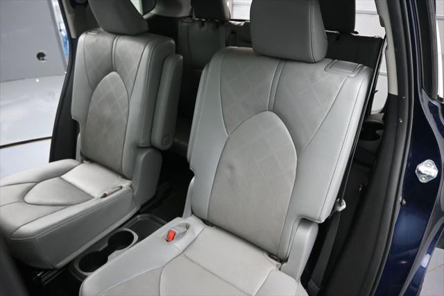 2022 Toyota Highlander Hybrid Platinum