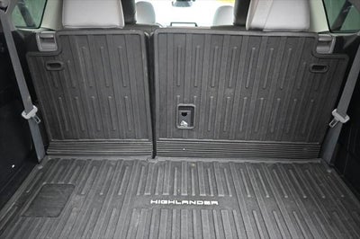 2022 Toyota Highlander Hybrid Platinum