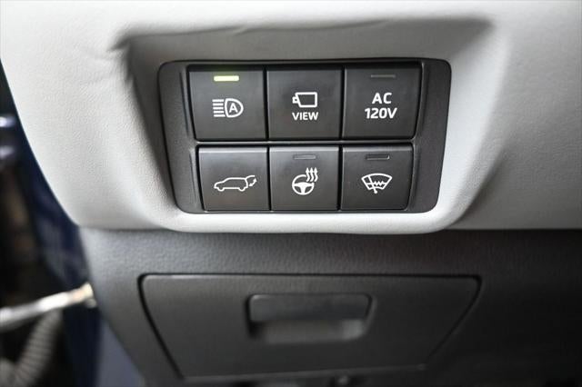 2022 Toyota Highlander Hybrid Platinum