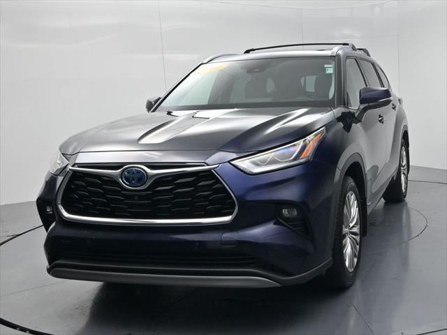 2022 Toyota Highlander Hybrid Platinum