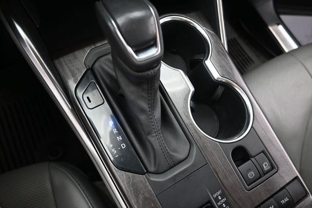 2022 Toyota Highlander Hybrid Platinum