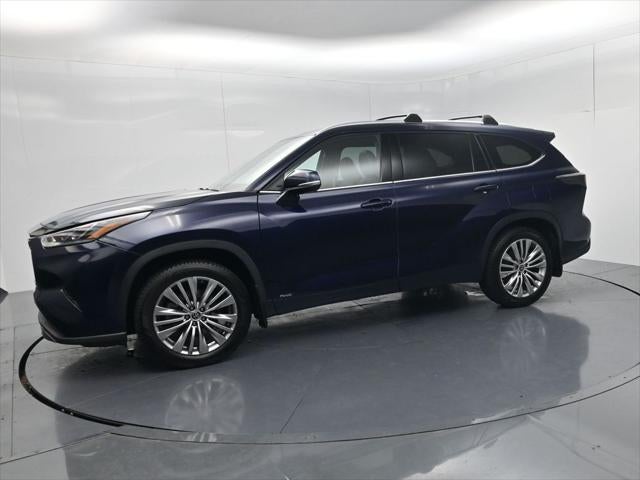 2022 Toyota Highlander Hybrid Platinum