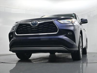 2022 Toyota Highlander Hybrid Platinum