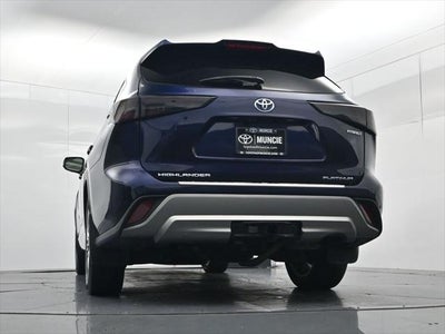 2022 Toyota Highlander Hybrid Platinum