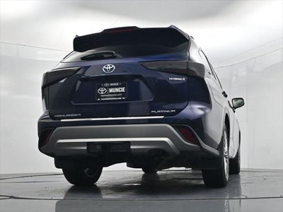 2022 Toyota Highlander Hybrid Platinum