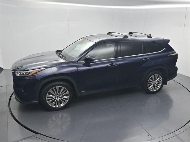 2022 Toyota Highlander Hybrid Platinum