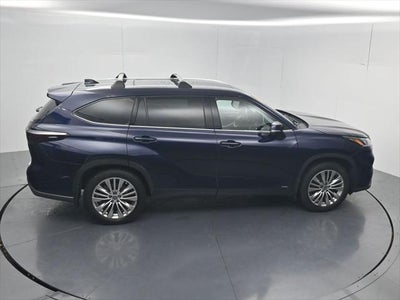 2022 Toyota Highlander Hybrid Platinum