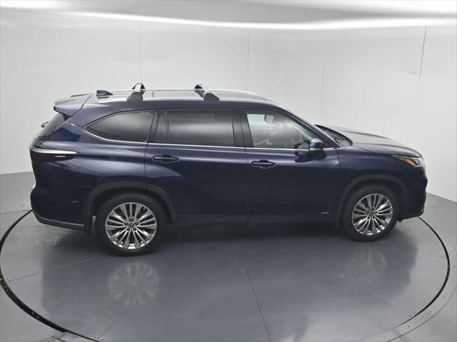 2022 Toyota Highlander Hybrid Platinum