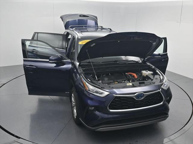 2022 Toyota Highlander Hybrid Platinum