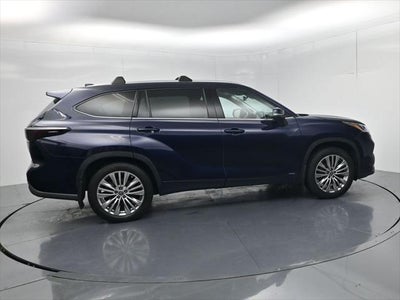 2022 Toyota Highlander Hybrid Platinum