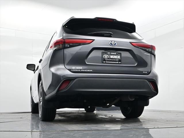 2022 Toyota Highlander Hybrid XLE