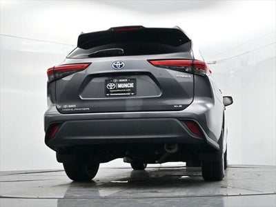 2022 Toyota Highlander Hybrid XLE