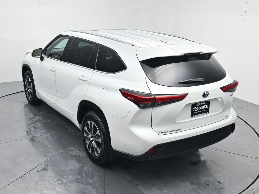 2022 Toyota Highlander Hybrid XLE