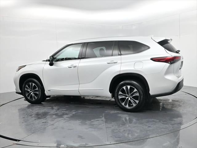 2022 Toyota Highlander Hybrid XLE