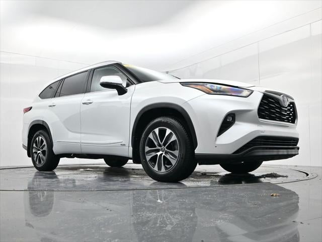 2022 Toyota Highlander Hybrid XLE