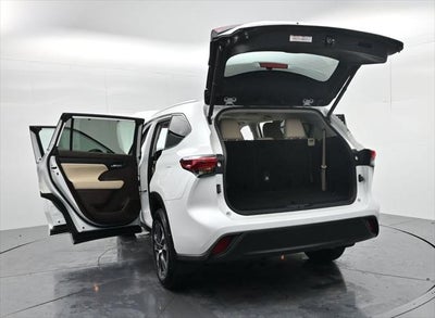 2022 Toyota Highlander Hybrid XLE