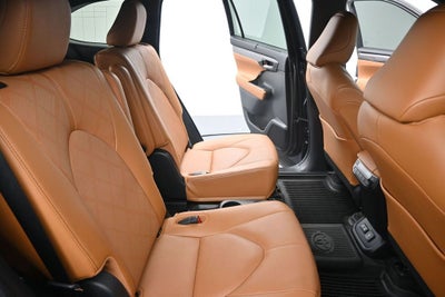 2024 Toyota Highlander Platinum
