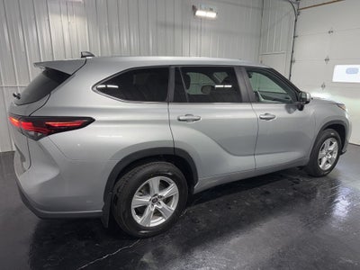 2024 Toyota Highlander LE