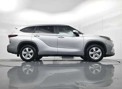 2024 Toyota Highlander LE