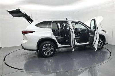 2024 Toyota Highlander XLE