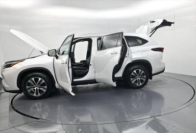 2024 Toyota Highlander XLE
