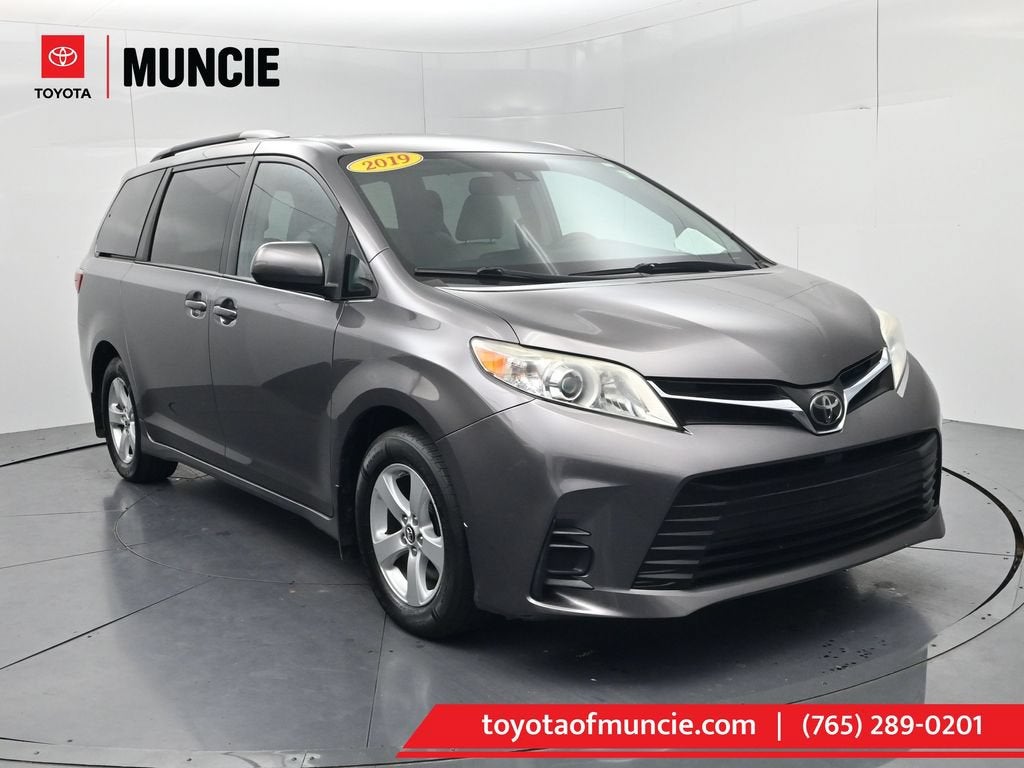 2019 Toyota Sienna LE