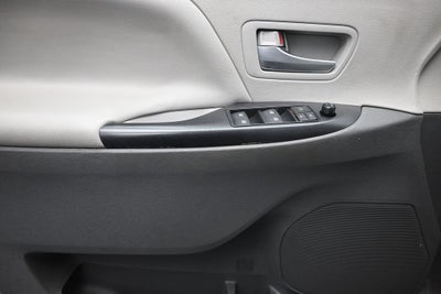 2019 Toyota Sienna LE 8 Passenger