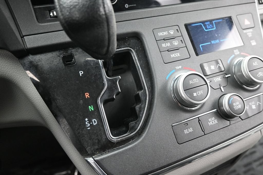 2019 Toyota Sienna LE 8 Passenger