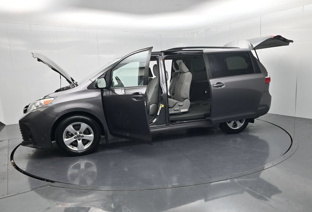 2019 Toyota Sienna LE 8 Passenger