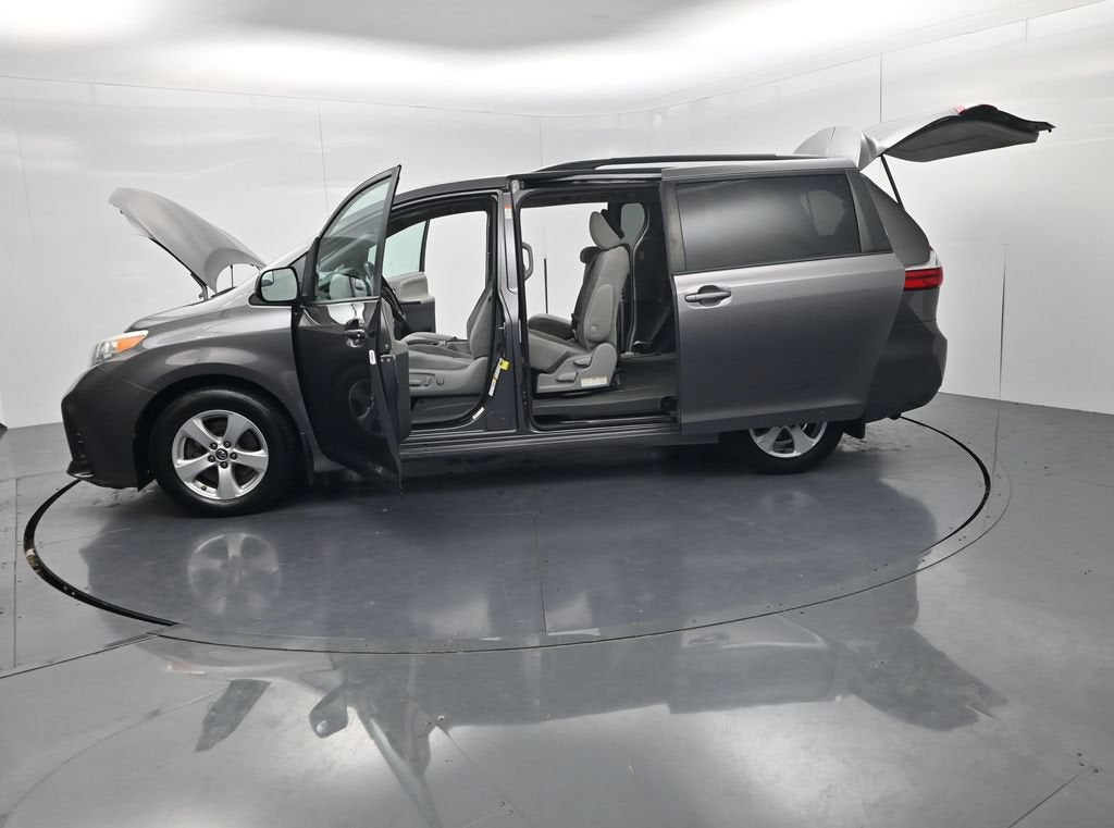 2019 Toyota Sienna LE 8 Passenger