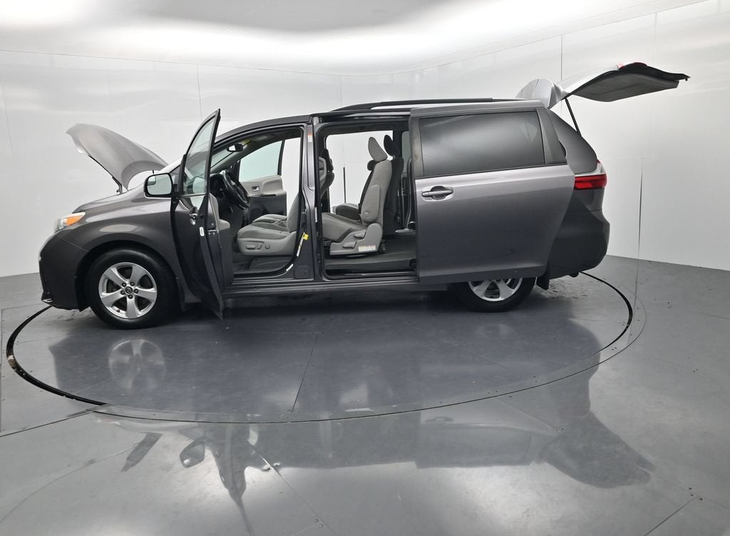2019 Toyota Sienna LE 8 Passenger