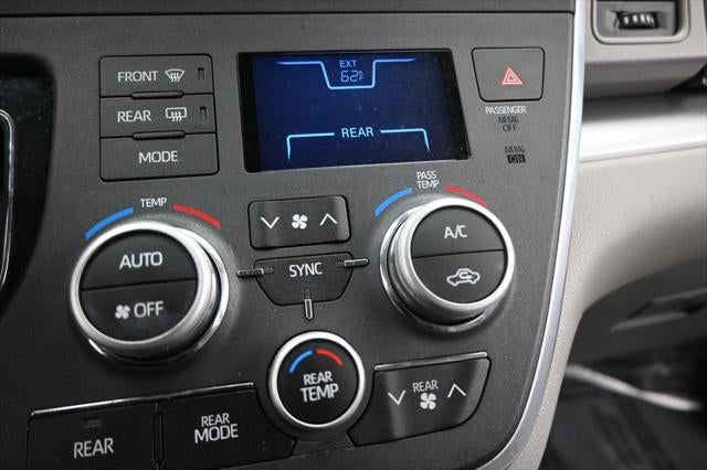 2019 Toyota Sienna LE 8 Passenger