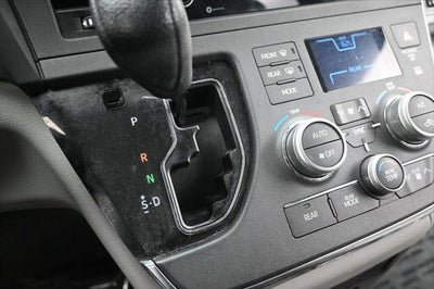 2019 Toyota Sienna LE 8 Passenger