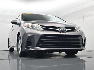 2019 Toyota Sienna LE 8 Passenger