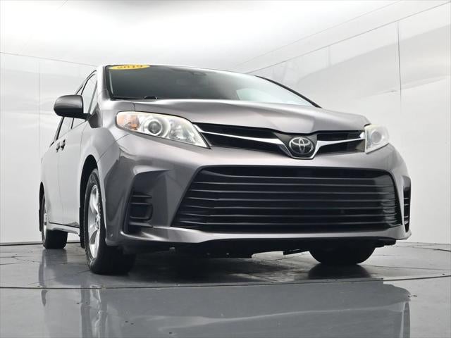 2019 Toyota Sienna LE 8 Passenger