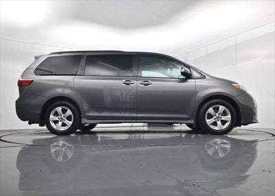 2019 Toyota Sienna LE 8 Passenger