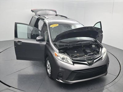 2019 Toyota Sienna LE 8 Passenger