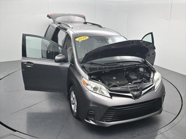2019 Toyota Sienna LE 8 Passenger