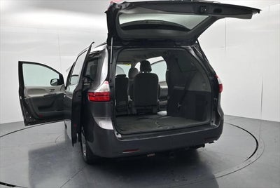 2019 Toyota Sienna LE 8 Passenger