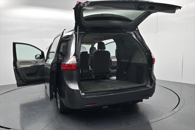 2019 Toyota Sienna LE 8 Passenger