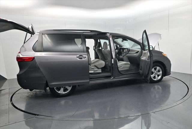 2019 Toyota Sienna LE 8 Passenger