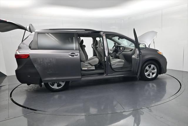 2019 Toyota Sienna LE 8 Passenger