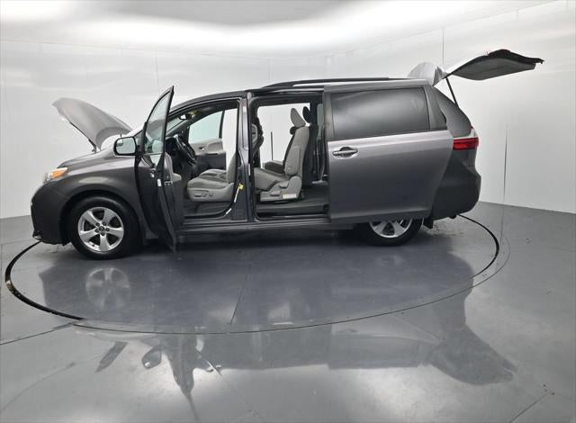 2019 Toyota Sienna LE 8 Passenger