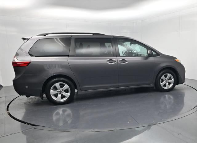 2019 Toyota Sienna LE 8 Passenger