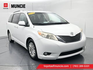 2014 Toyota Sienna XLE 8 Passenger