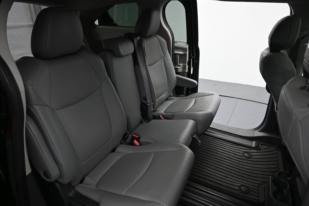 2023 Toyota Sienna XLE 8 Passenger