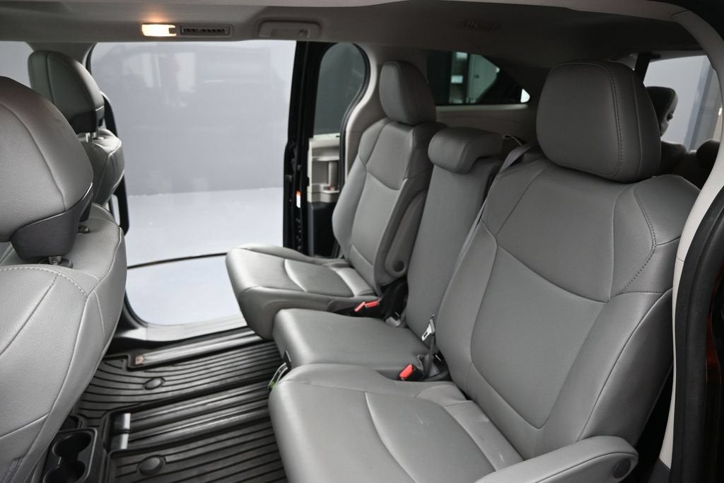 2023 Toyota Sienna XLE 8 Passenger