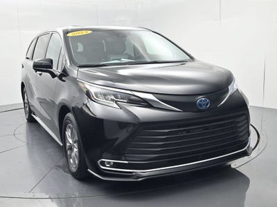 2023 Toyota Sienna XLE 8 Passenger
